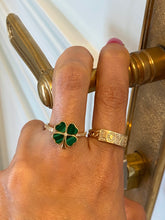 Load image into Gallery viewer, Malachite Clover Ring