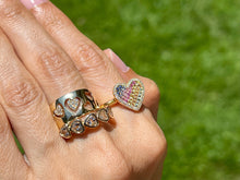 Load image into Gallery viewer, Heart Silhouette and Pavé Diamond Cigar Band