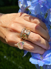 Load image into Gallery viewer, Heart Silhouette and Pavé Diamond Cigar Band