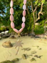 Load image into Gallery viewer, Faceted Conch Nugget Necklace