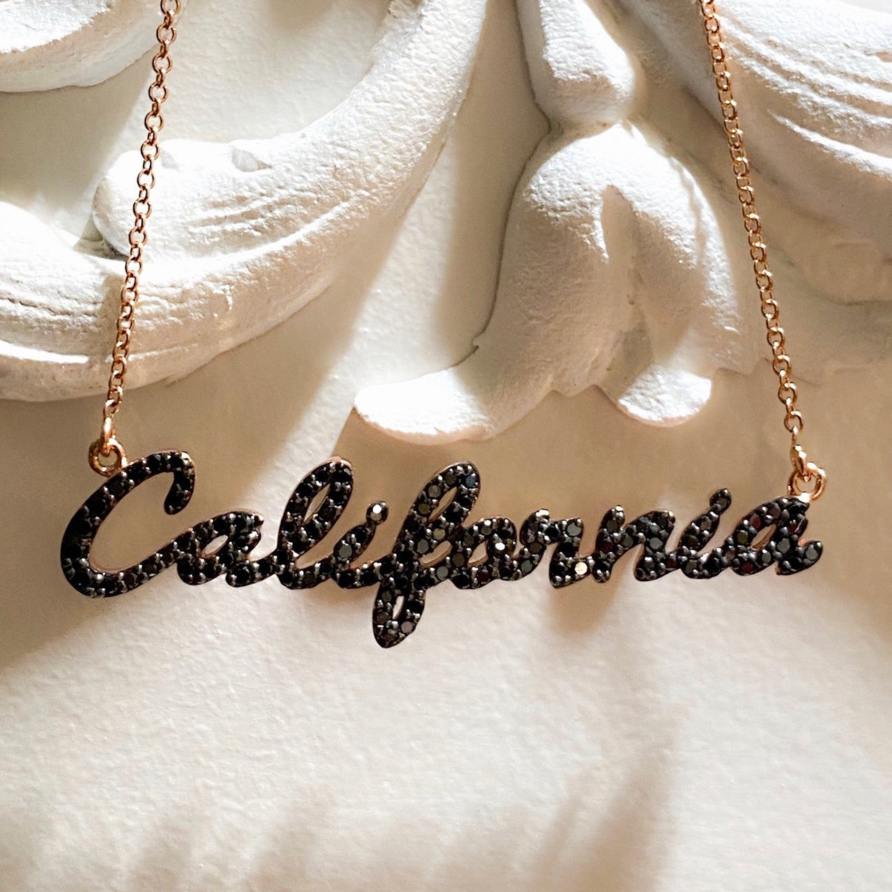 California Solid Necklace - Gold – SoHa Living